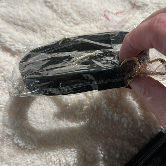 Top handle bag with cross body strap! New! - Picture 9 of 9